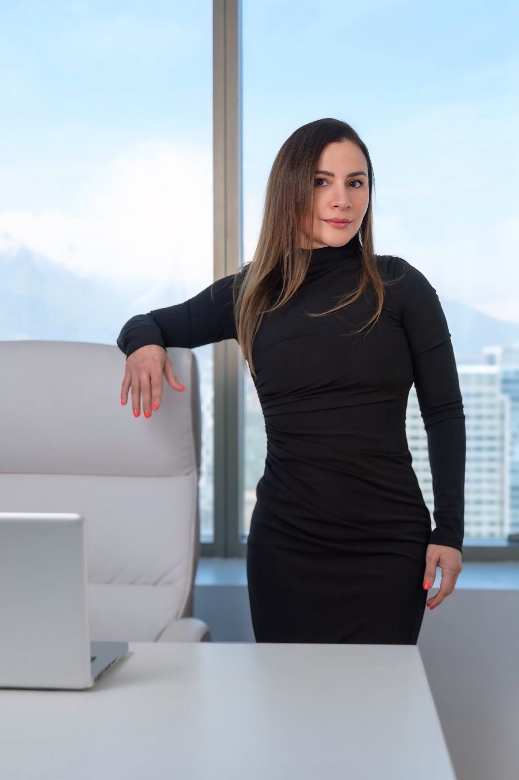 Dra. Geovana Perdomo especialista en medicina estética en Clínica Apolo Chile